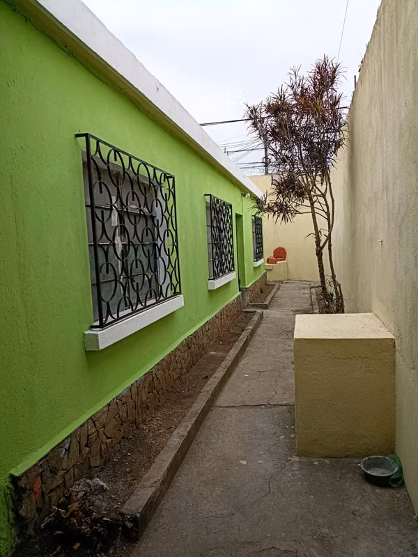 HOUSE FOR SALE IN COLONIA LA REFORMITA ZONE 12 – 2 LEVELS