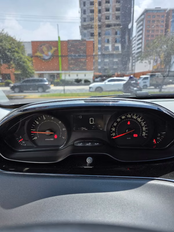 PEUGEOT 208 2014 COLOR GRIS SHARK