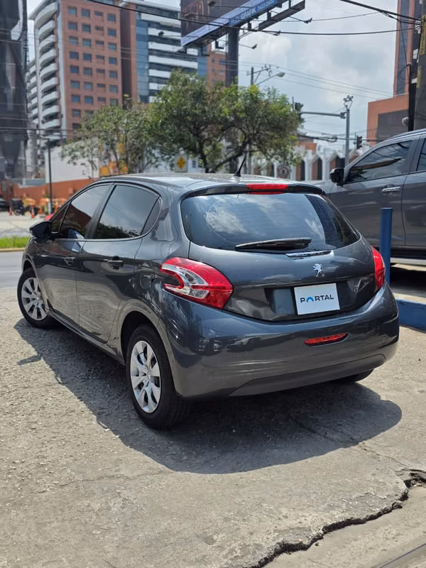 PEUGEOT 208 2014 COLOR GRIS SHARK