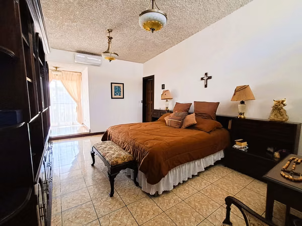 Sell house in area 16 Colonia Lourdes 5 Rooms $545,000