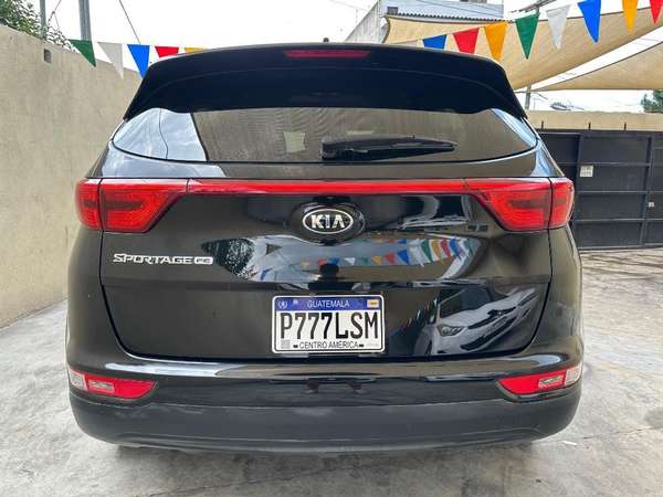 Kia Sportage LX 2017 (reciente ingreso de california)