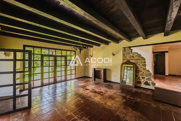 Casa amplia en Antigua Guatemala