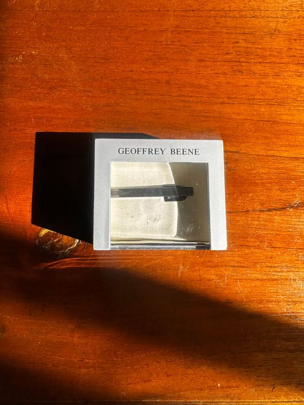 Vendo Geoffrey Beene Tie Bar Nuevo - Original (Sujetador para Corbata) 
