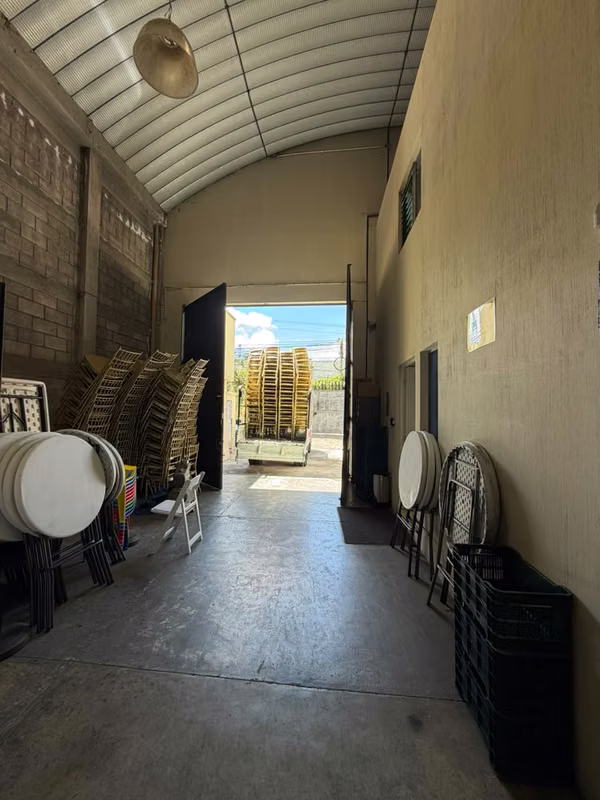 ALQUILO BODEGA DE 310MT CAES