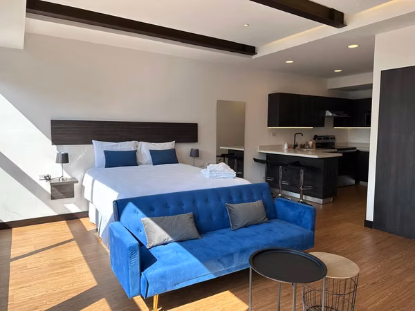 Lindo Apartamento Amueblado tipo eficiente en Renta en Zona 10