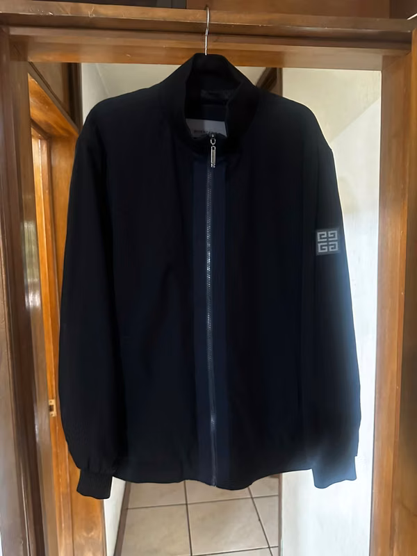 Chumpa Givenchy Original – Talla XL
