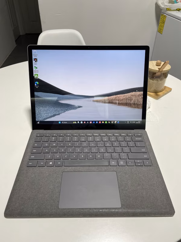 Microsoft Surface Laptop 3 - Core i5 / 8GB RAM / Pantalla Táctil (Negociable)
