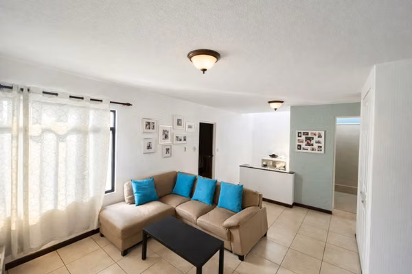 CASA EN VENTA EN ZONA 16 - PORTAL DE SAN ISIDRO