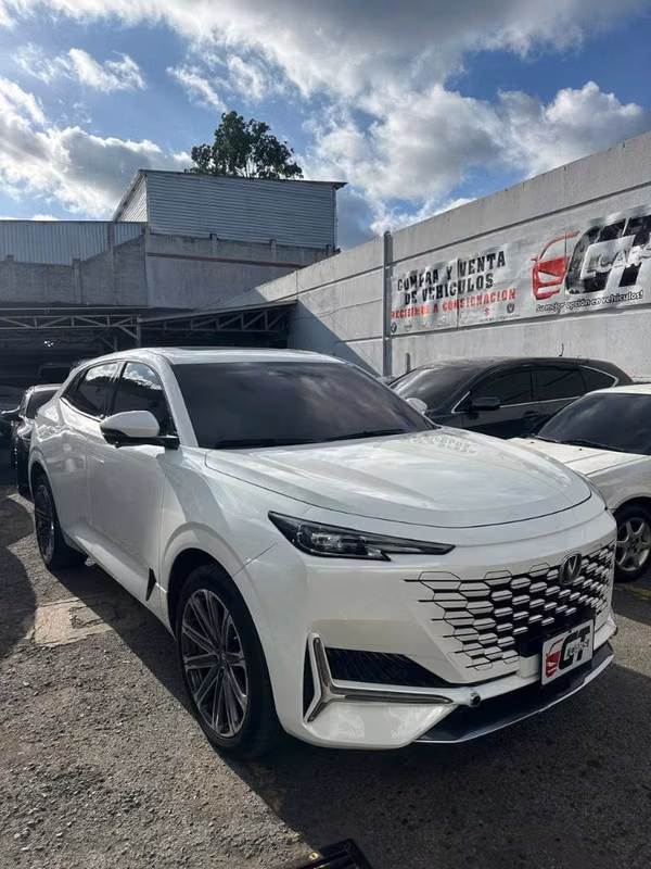 Changan Uni k 2024 de Agencia Automática y Tiptronic