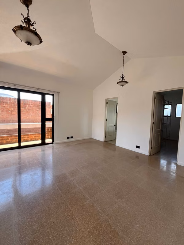 Vendo casa en Colonia lavarreda zona 18