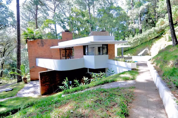 House for Sale, Architectural Masterwork: Mid-Century Luxury in Labor de Castilla