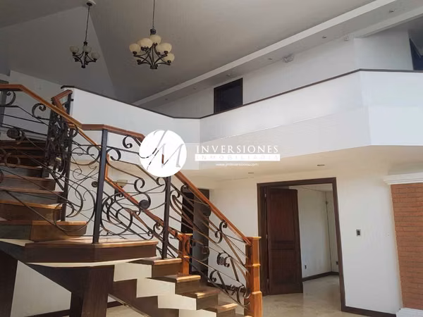 House in rent of 5 Bedrooms in area 16
