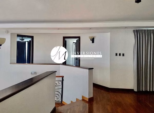 House in rent of 5 Bedrooms in area 16