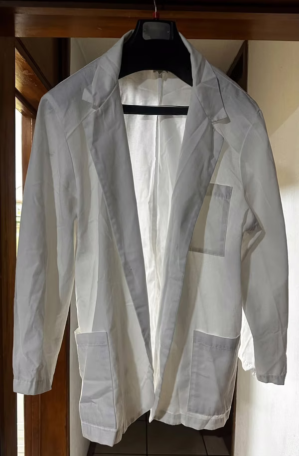 Bata Blanca Marca: Meta – Talla Large (L) -Nueva - Original