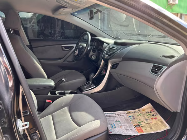 HYUNDAI ELANTRA GLS 2013 Financiamiento privado