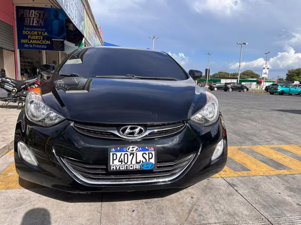 HYUNDAI ELANTRA GLS 2013 Financiamiento privado