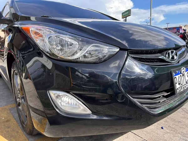 HYUNDAI ELANTRA GLS 2013 Financiamiento privado