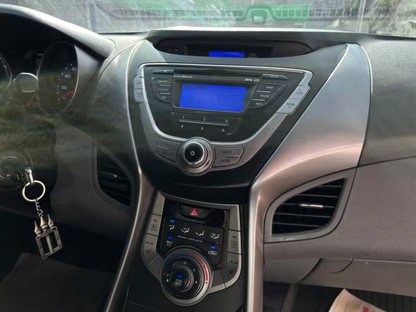 HYUNDAI ELANTRA GLS 2013 Financiamiento privado