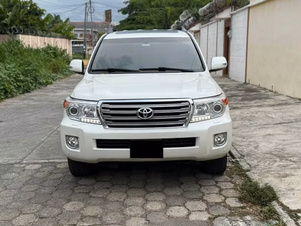 TOYOTA LAND CRUISER CORONELLA VX DIESEL AUTOMÁTICA RÉCORD AGENCIA