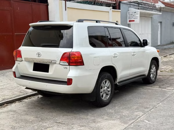 TOYOTA LAND CRUISER CORONELLA VX DIESEL AUTOMÁTICA RÉCORD AGENCIA