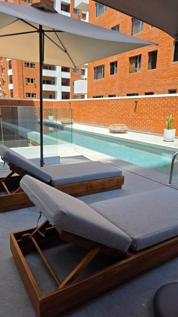Zona 10 Edificio Casa Ignacio apartamento en renta por la Estacion
