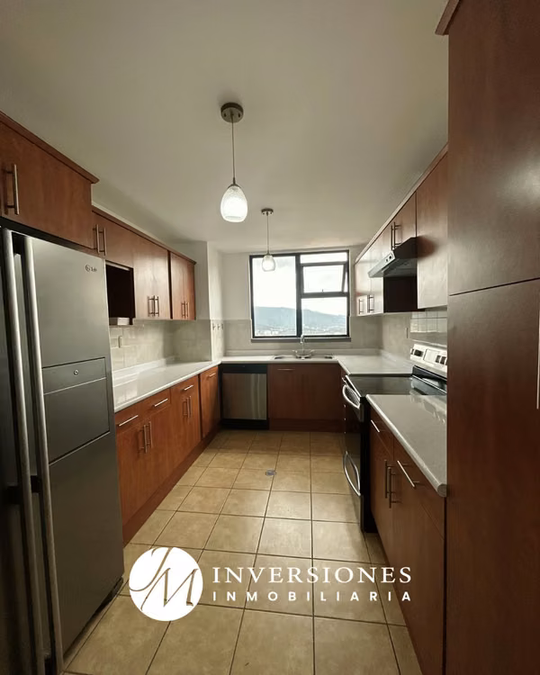 Apartment in rent of 3 bedrooms in area 14