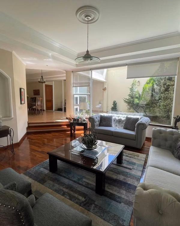 SPACIOUS HOUSE FOR RENT IN A GATED COMMUNITY – ZONE 10