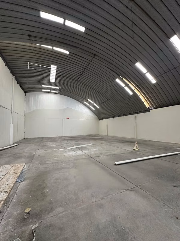 Winery rental in Zone 1 with 2,100 mt2.