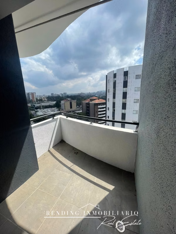 Apartment for rent in Zone 14, Attica Building, with 3 bedrooms + 2 parking spaces