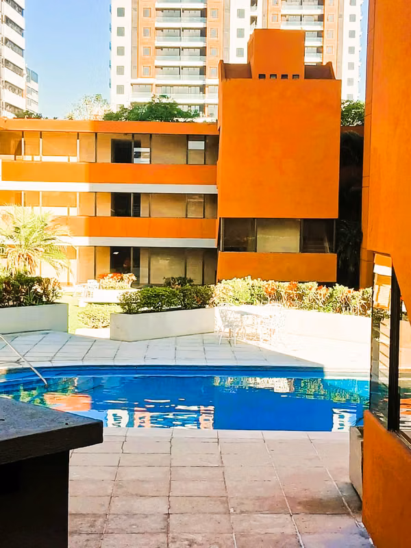 Apartamento en renta o venta 133 mts2 3 Hab + cuarto de servicio zona 10