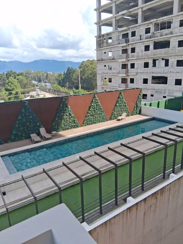 Apartment with white line in Petapolis