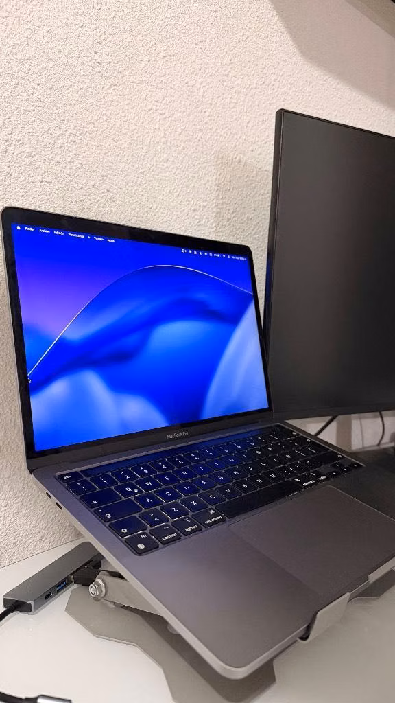 Macbook Pro M2 2022 Usada Negociable