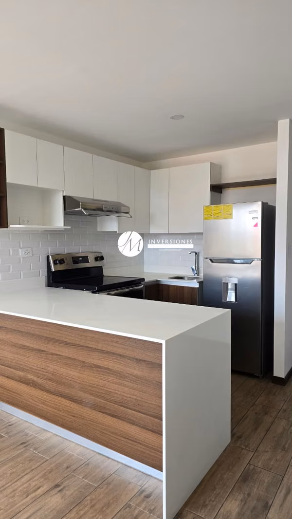 Apartamento en renta de 3 Dormitorios en zona 11