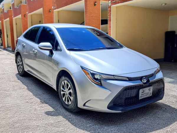 2022 TOYOTA COROLLA HYBRID 1.8L RÉCORD D AGENCIA