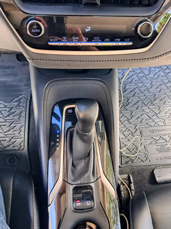 2022 TOYOTA COROLLA HYBRID 1.8L RÉCORD D AGENCIA