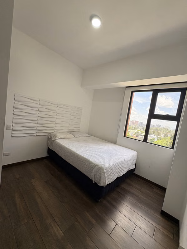 Zona 10 Edificio Brunelo apartamento Amueblado