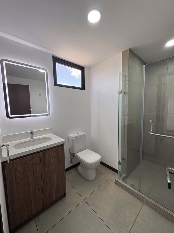 Zona 10 Edificio Brunelo apartamento Amueblado