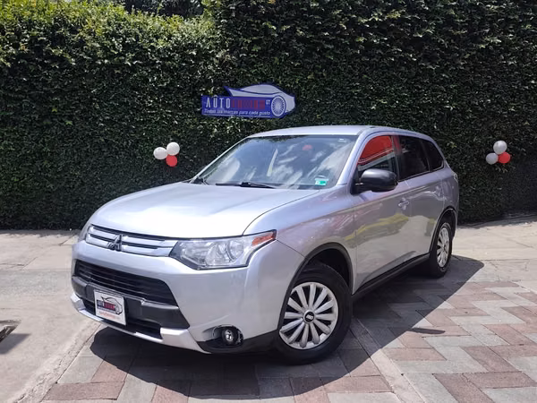 Mitsubishi Outlander Es 4x2 Modelo 2015