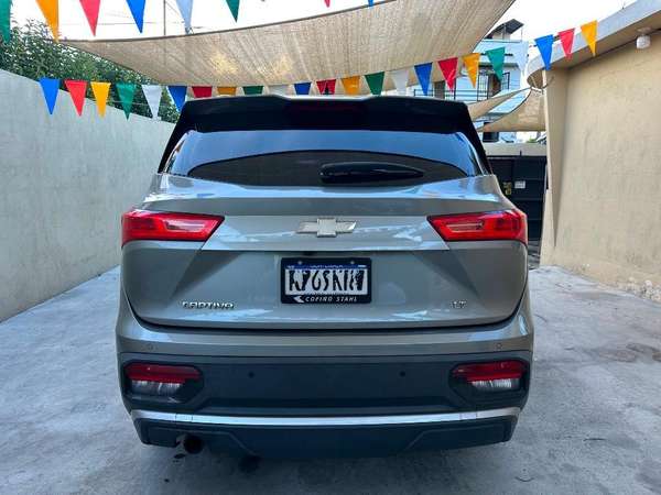 Chevrolet Captiva LT 2023 de agencia 3 filas