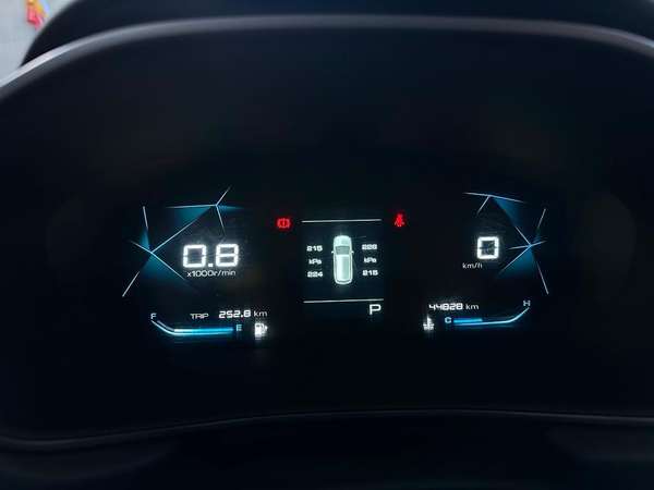 Chevrolet Captiva LT 2023 de agencia 3 filas