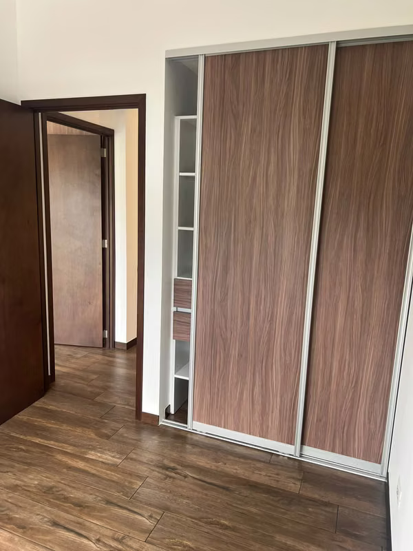 Alquilo lindo Apartamento zona 10 $850