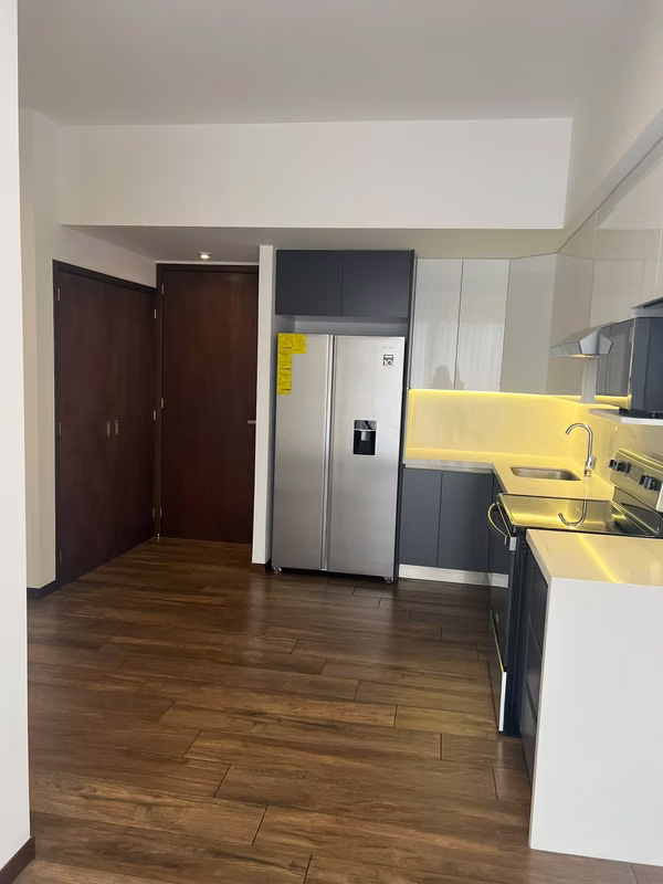 Alquilo lindo Apartamento zona 10 $850