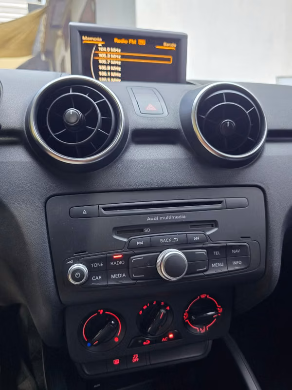 AUDI A1 1.4 AUTOMÁTICO TFSI 4 CIL. 2013 AGENCIA