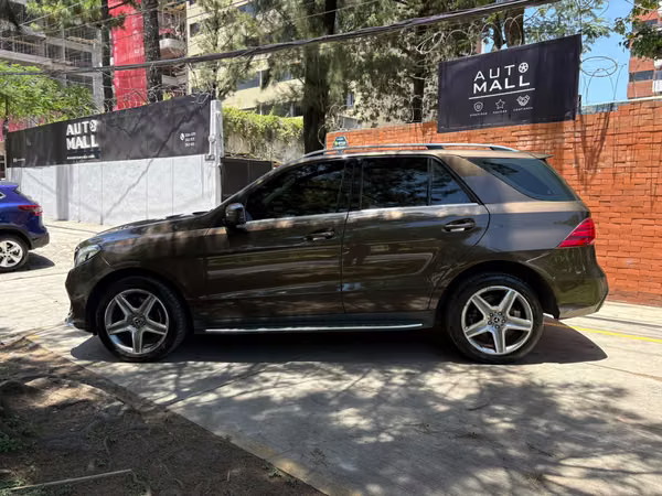 Mercedes Benz GLE 250D año 2017 de agencia