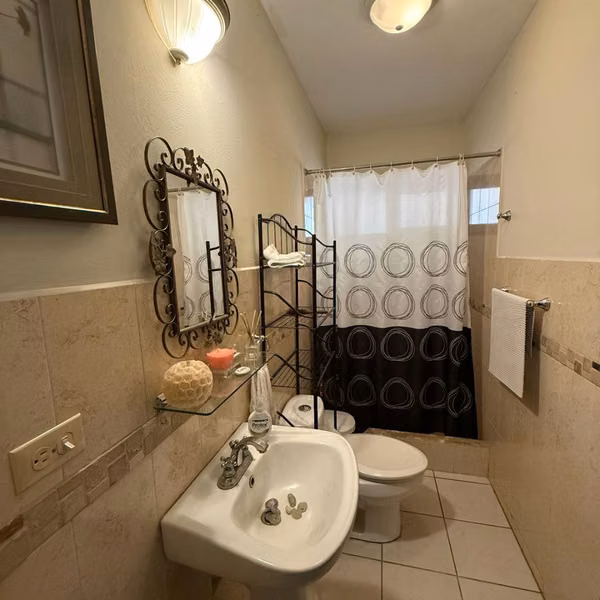 VENDO CASA DE 1 NIVEL EN JARDINES DE SAN ISIDRO, zona 16