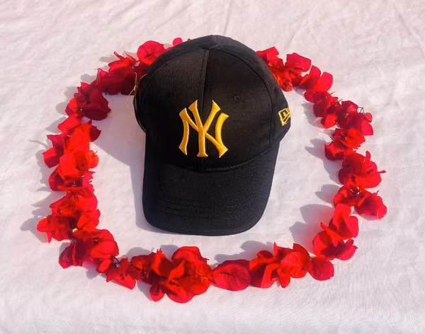 GORRA NEW ERA YANKEES — EDICIÓN CLÁSICA NEGRO/DORADO