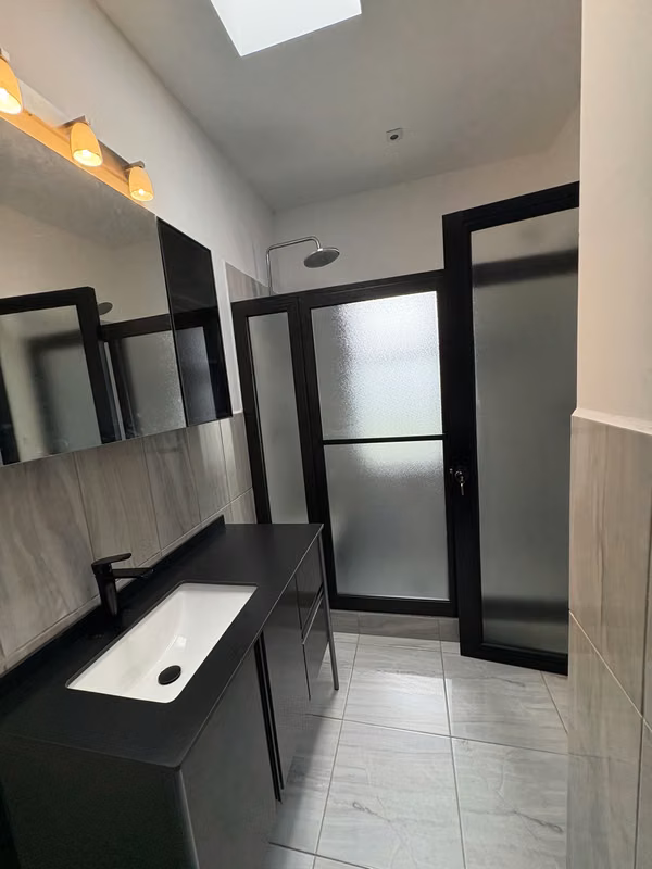 Zona 16 por el Pulte casa dentro de garita en venta