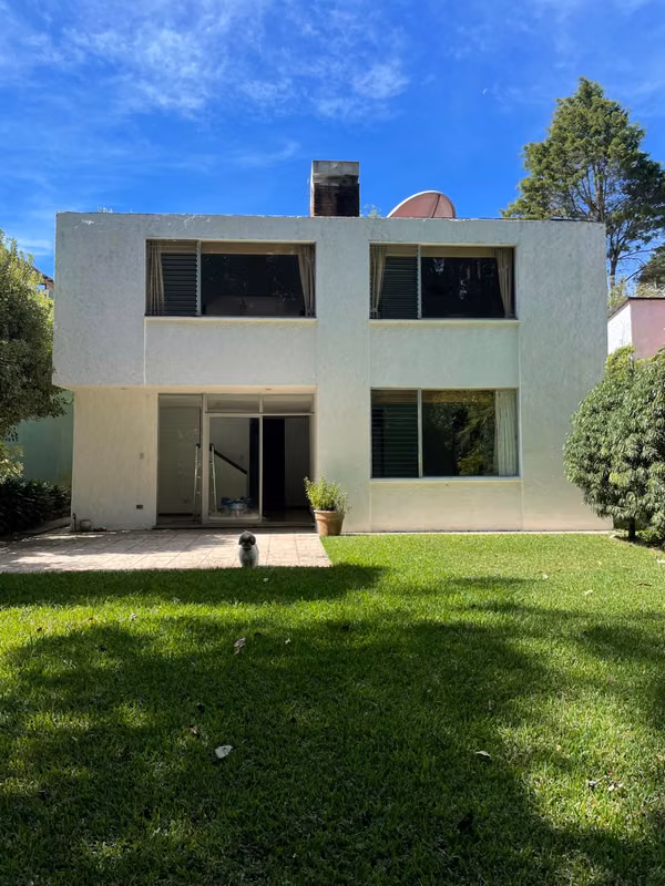 Casa dentro de condominio - cercano a colegio Montessori y de Bosques de las luces, CAES