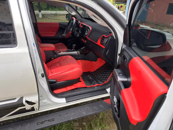 2017 TOYOTA TACOMA SR5