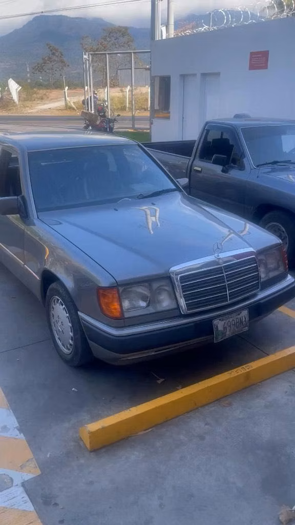 Mercedes 1993 E230 Clásico
